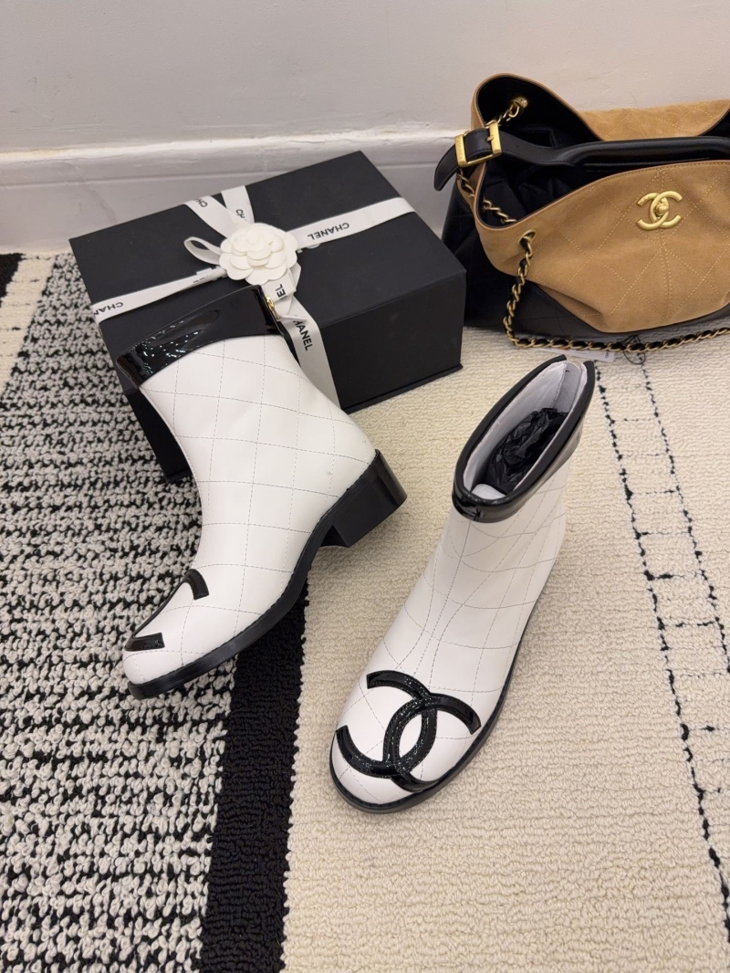 Ch**el boots